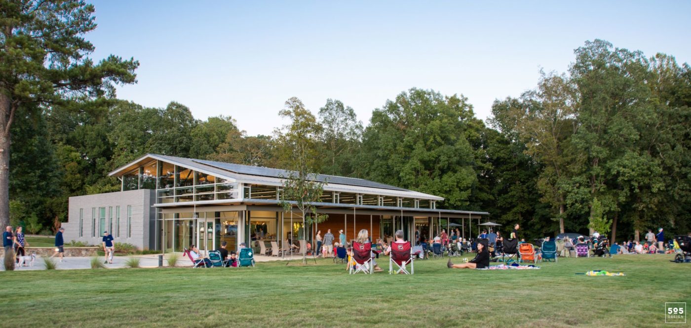 alt=Photo of the Gateway Lawn at the Anne Springs Close Greenway