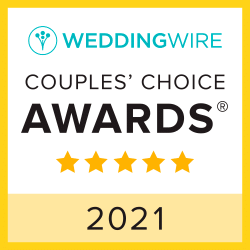 Text stating "WeddingWire Couples' Choice Awards 2021" with 5 starts under text
