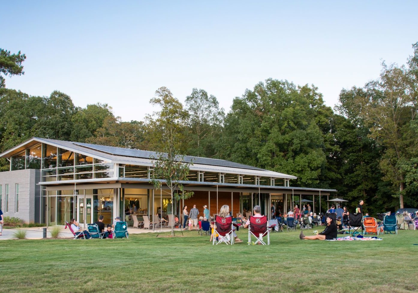 alt=Photo of the Gateway Lawn at the Anne Springs Close Greenway